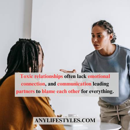 how to help a friend in a toxic relationship